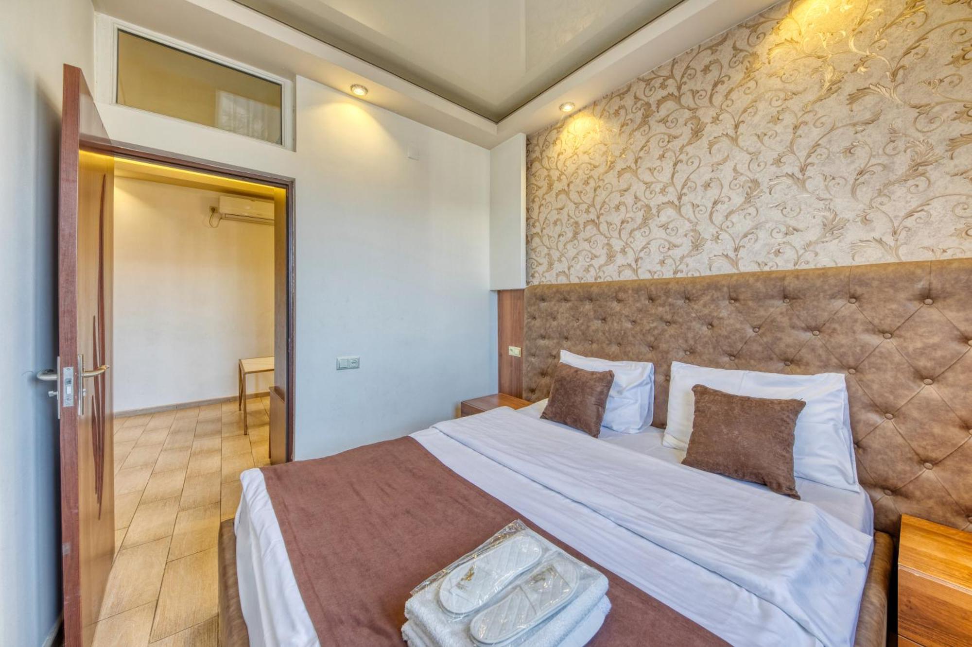 Aleppo Hotel Єреван Екстер'єр фото