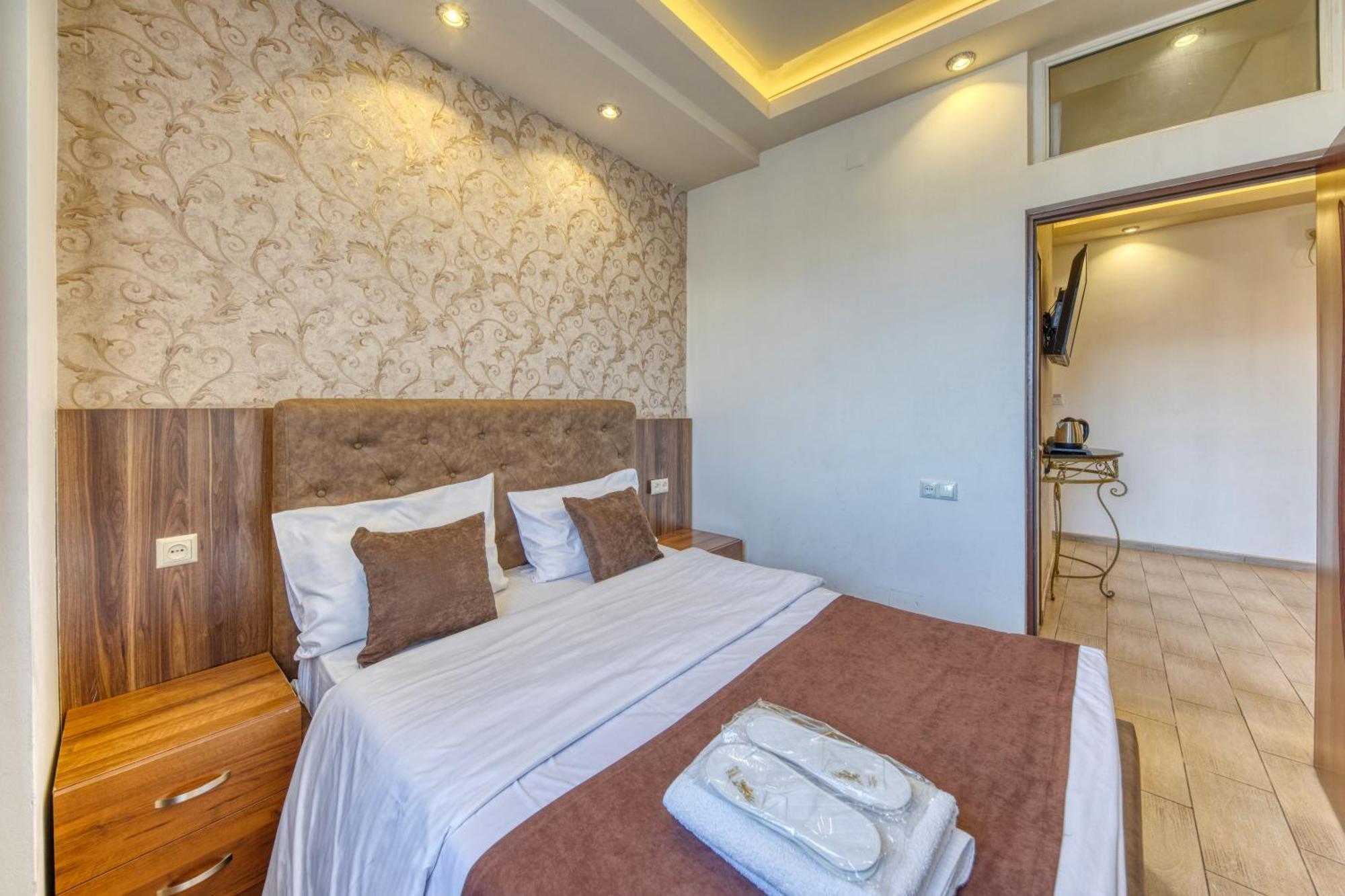 Aleppo Hotel Єреван Екстер'єр фото