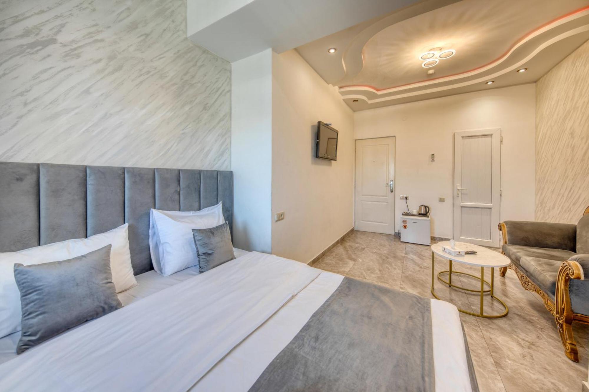 Aleppo Hotel Єреван Екстер'єр фото