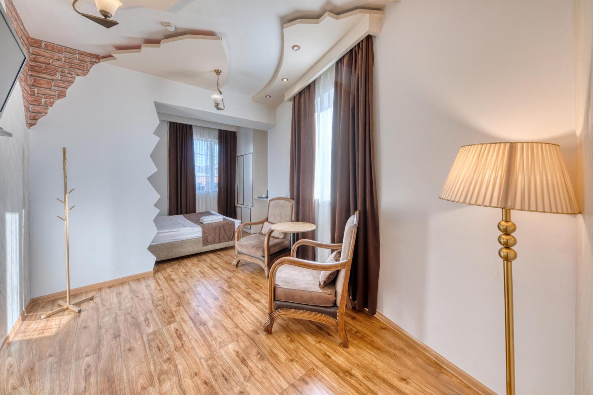 Aleppo Hotel Єреван Екстер'єр фото