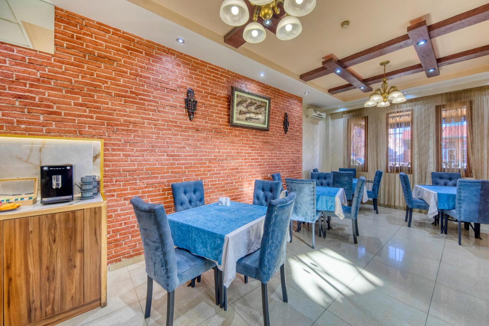 Aleppo Hotel Єреван Екстер'єр фото